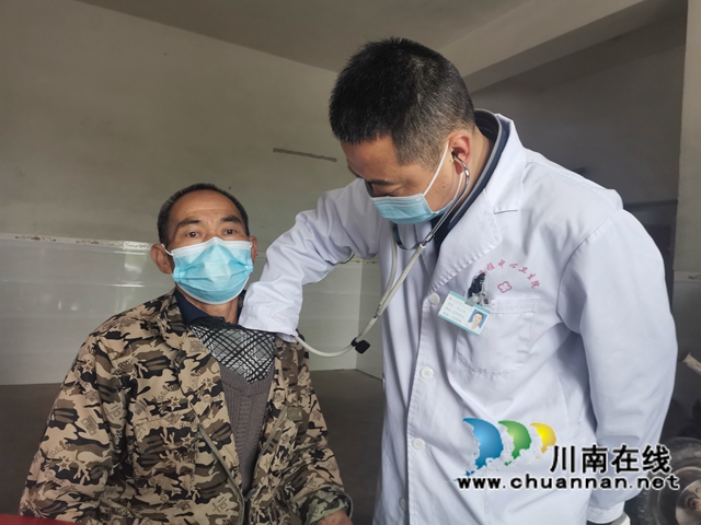 心系军烈属,关怀送上门!泸县开展清明节慰问军烈属活动(图5) 心系军烈属,关怀送上门!泸县开展清明节慰问军烈属活动(图5)