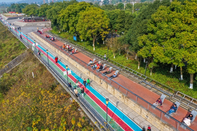 创建天府旅游名县丨纳溪这处网红广场，宝藏有点多！(图2)