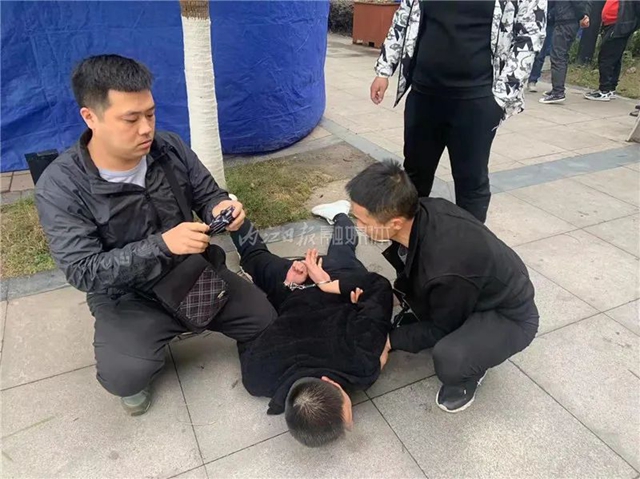 一路追踪！隆昌荣昌泸县三地警方联手逮了一窝“油耗子”(图2)