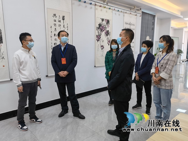 龙马潭区委常委李平视察调研红星街道人大代表联系社区工作室运行情况(图4) 龙马潭区委常委李平视察调研红星街道人大代表联系社区工作室运行情况(图4)