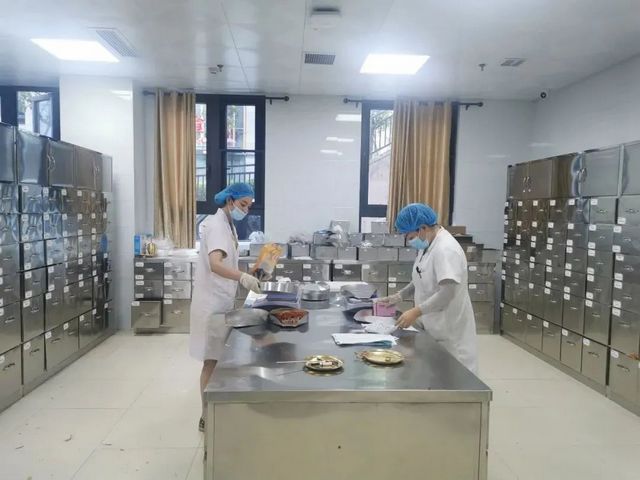 泸州首家！“互联网+中药代煎中心”免费送药到家！(图2)