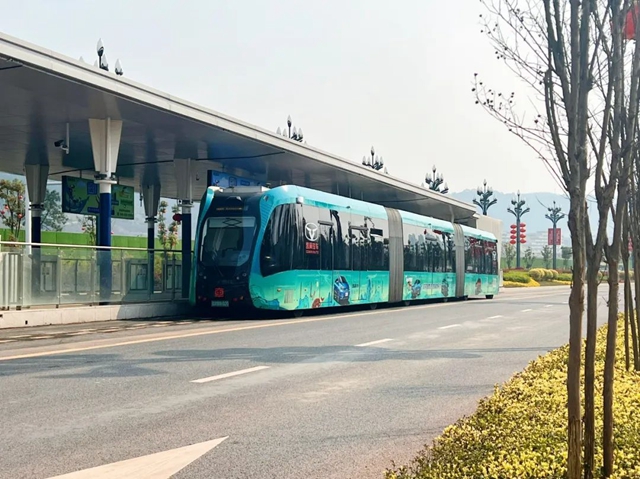 今天！宜宾智轨T1线支线大学城方向车站投入使用！(图3)