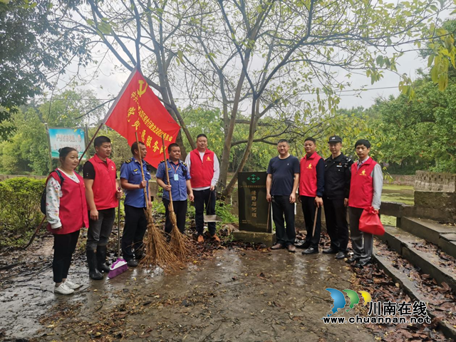 龙马潭区综合行政执法局开展“绿水青山就是金山银山”主题共护生态河活动(图3) 龙马潭区综合行政执法局开展“绿水青山就是金山银山”主题共护生态河活动(图3)