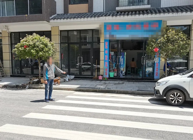 合江：当街燃放鞭炮 行人车辆被迫绕行 4人被处罚！(图3)