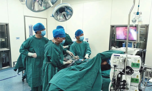 “超级单孔”有多隐形？患者自己都找不到手术切口！