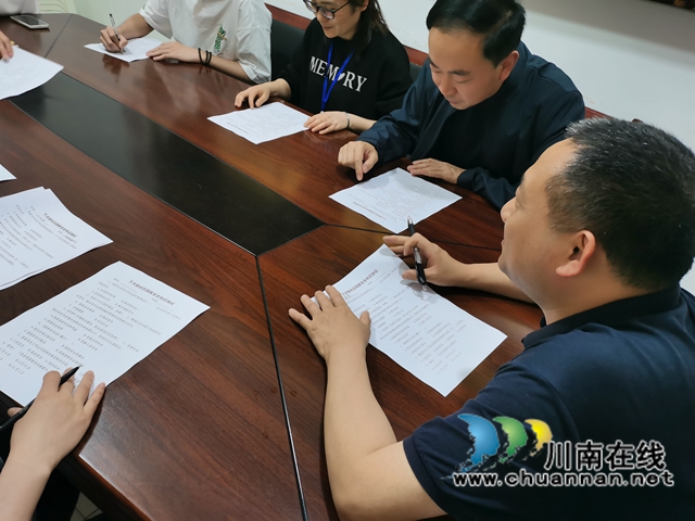 龙马潭区小市街道下大街社区:“线上线下”齐发力,国安宣传入人心(图3) 龙马潭区小市街道下大街社区:“线上线下”齐发力,国安宣传入人心(图3)