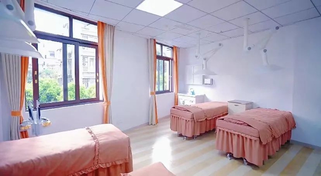 医生竟在美女脸上用火罐，没想到……(图8)