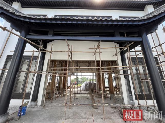 泸县一建筑老板修建别墅违占上万平方米，官方：已立案查处(图2)