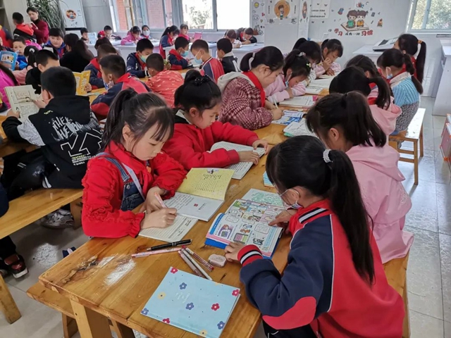 世界读书日｜泸州多彩活动齐上阵，书香气息漫校园(图4)