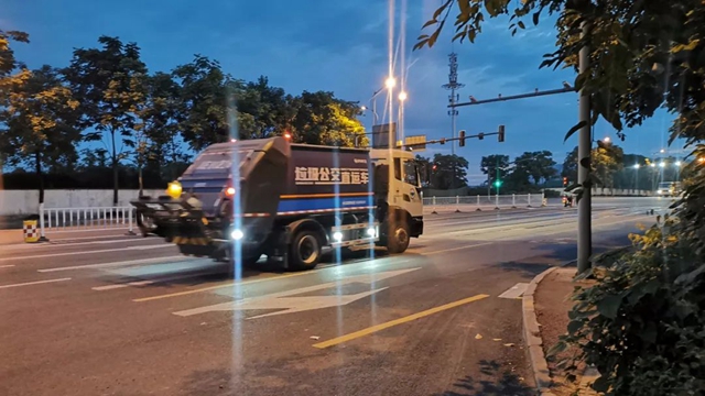 泸州启动其他垃圾“公交化”清洁直运新模式(图1) 泸州启动其他垃圾“公交化”清洁直运新模式(图1)