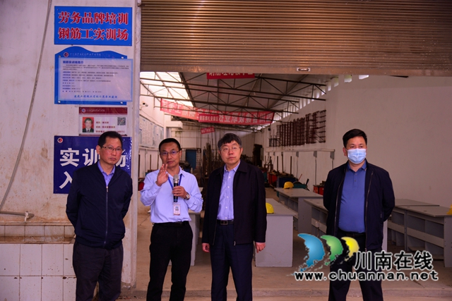 泸州市决策咨询委员会调研泸县教育发展(图4) 贺1.jpg
