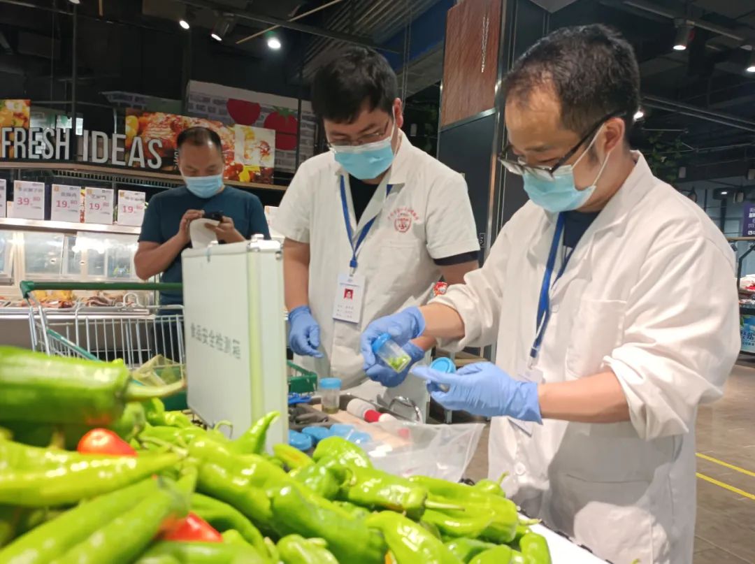 节前食品快检进市场,抽检白菜、香梨等53批次蔬菜、水果......(图3) 3.jpg