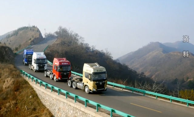 助力“电动宜宾”!五百辆新能源重卡落户宜宾(图2) 卡车2.jpg