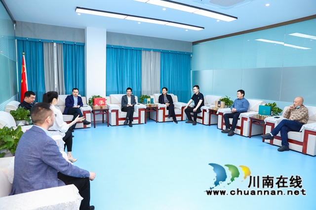 深圳泸州商会赴泸县考察调研(图2) 2022年4月30日,深圳市泸州商会赴泸县考察调研 (2).jpg