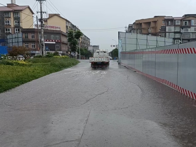 全域联动、应急排险|泸州交通雨后排查清障 确保道路畅通(图3) 3.jpg