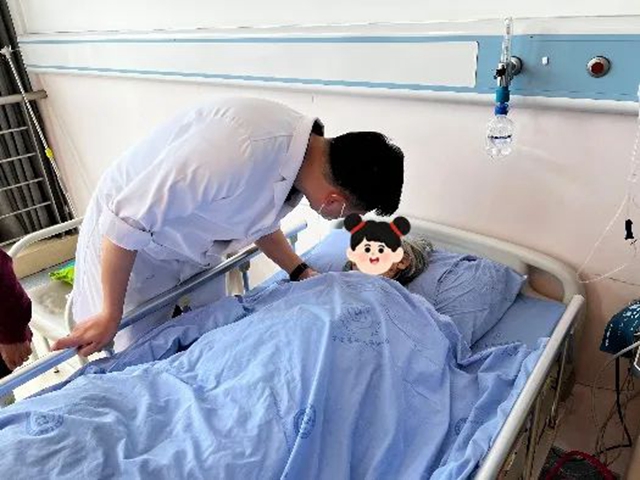 105岁婆婆摔倒骨折,第二天竟重新站起来了!(图4) 4.jpg