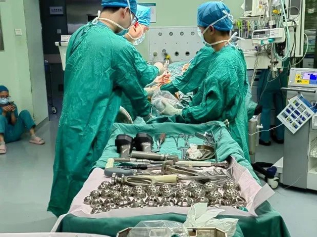 105岁婆婆摔倒骨折,第二天竟重新站起来了!(图7) 7.jpg