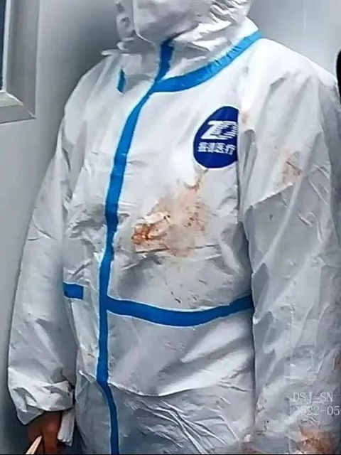 惊险!病房有人打破窗玻璃往外跳?危急时刻……(图5) 跳5.jpg