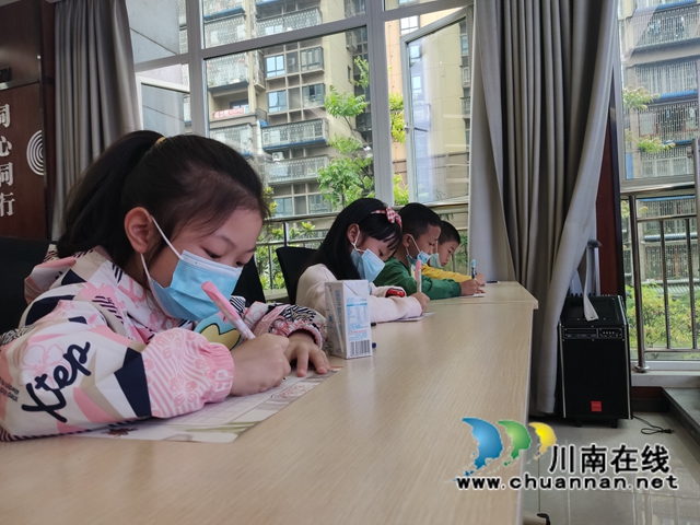 龙马潭区鱼塘街道望山坪社区开展儿童书法才艺比赛(图2) 2.jpg