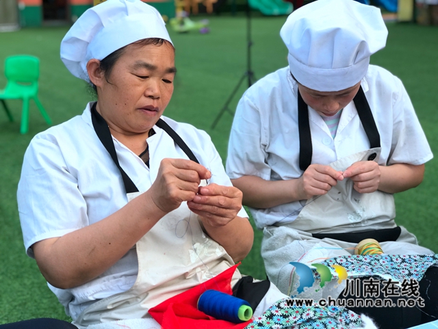 百和镇中心幼儿园开展“我们的节日——端午节”民俗体验活动2.JPG