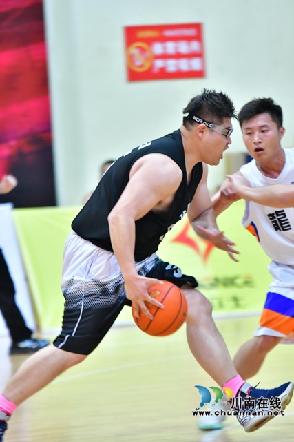 梦想与激情齐燃!泸县第四届全民健身篮球俱乐部春季联赛完美收官(图11) 11.jpg