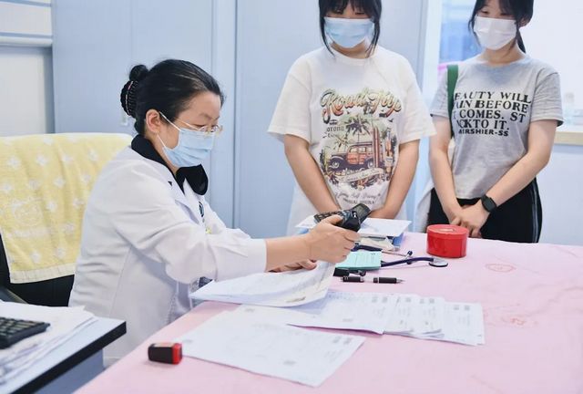 四川首例成功分离连体双胞胎姐妹已经高考啦!(图3) nEO_IMG_7.jpg