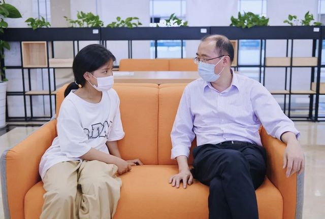 四川首例成功分离连体双胞胎姐妹已经高考啦!(图6) nEO_IMG_10.jpg