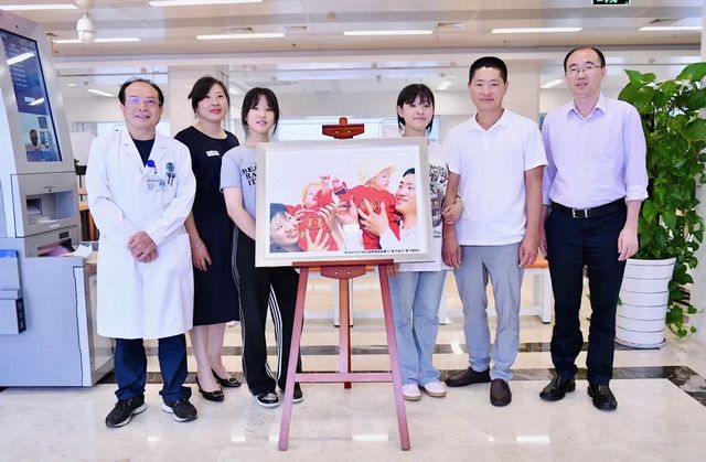 四川首例成功分离连体双胞胎姐妹已经高考啦!(图8) nEO_IMG_12.jpg