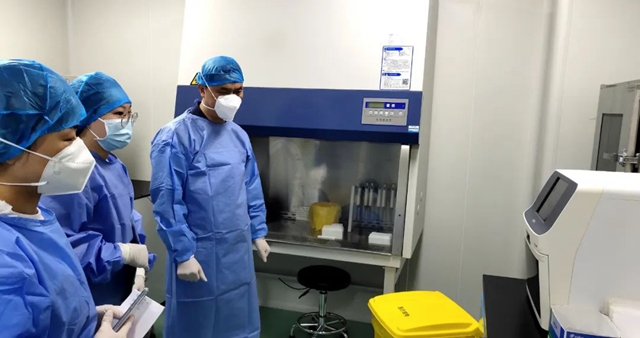 泸州福欣医院PCR实验室(核酸检测)接受省卫健委专项督查组检查(图3) 3.jpg