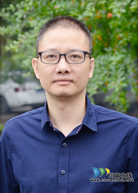 许明.JPG