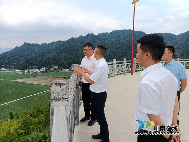 季高峰.jpg