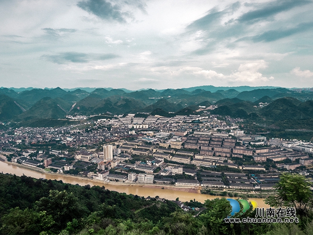 不着急“出圈”的怡壶酒 高端酱酒市场的“搅局者”?(图3) 茅台产区.jpg