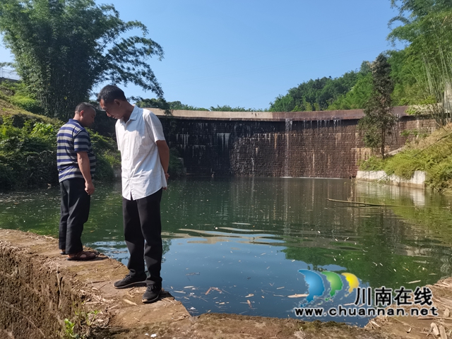 叙永县向林镇:织牢织密防溺屏障,护航青少年儿童健康成长(图2) 叙永县向林镇开展防溺水知识宣传与巡防,确保辖区青少年儿童度过一个平安快乐的暑假 (2).jpg