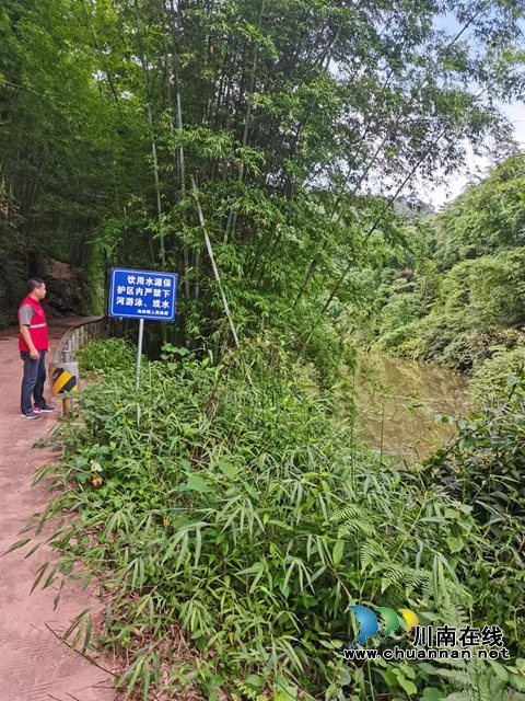 叙永县向林镇:织牢织密防溺屏障,护航青少年儿童健康成长(图4) 叙永县向林镇开展防溺水知识宣传与巡防,确保辖区青少年儿童度过一个平安快乐的暑假 (8).jpg