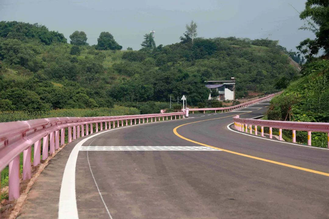 泸州首条“爱情”公路通车啦!快来拍照~(图3) 1.jpg
