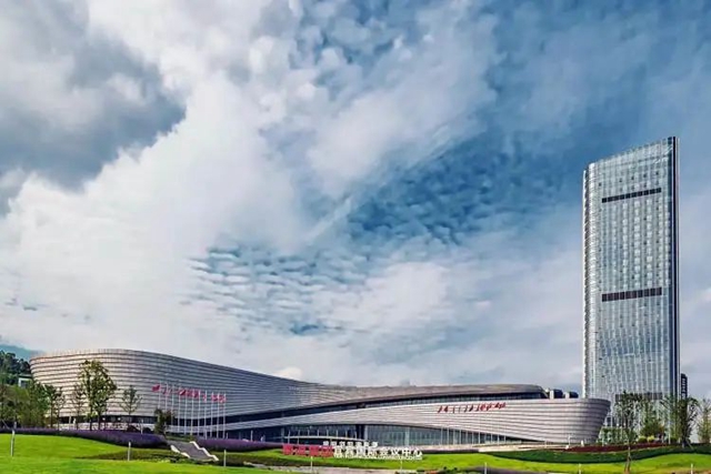 川南地区规模最大、配套最齐全!宜宾这座地标建筑全面投入运营(图3) 3.jpg