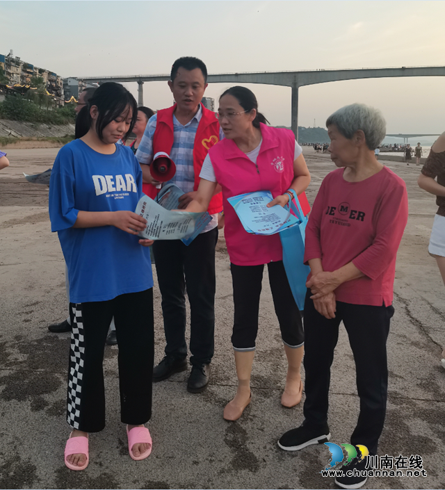 筑牢暑期安全防线|纳溪:江边“小喇叭”,提醒安全行(图2) 微信图片_20220716163700.png