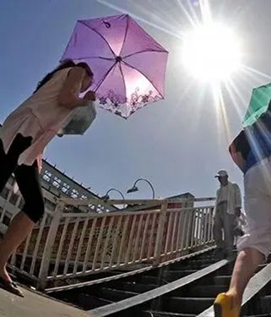 【警惕】泸州连续高温，女子吹空调遭了！