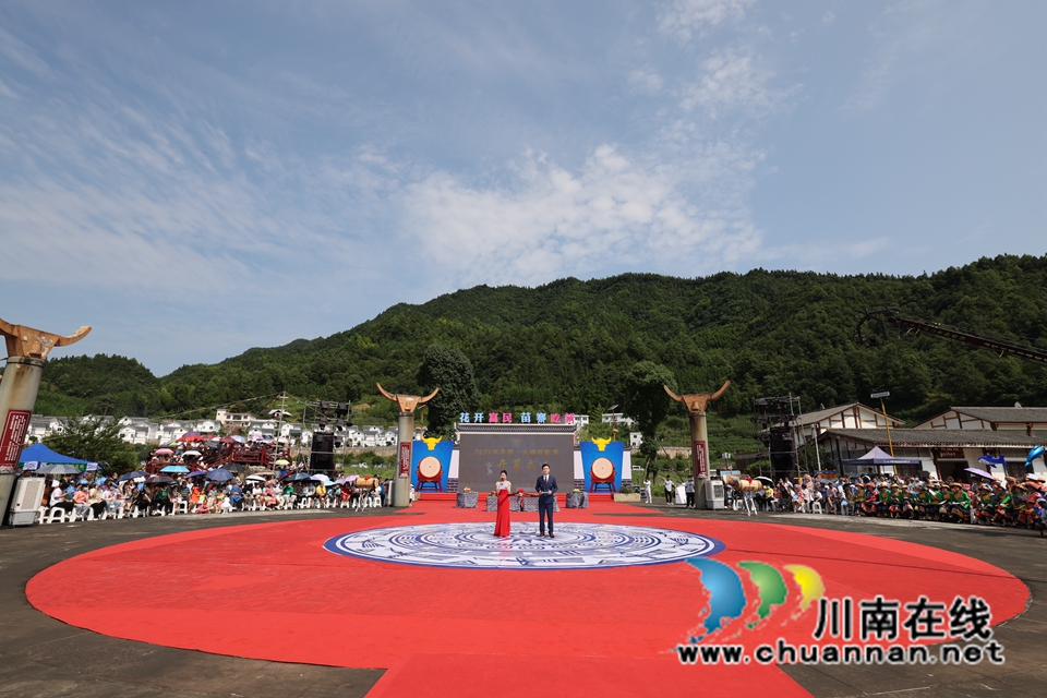 “花开富民 苗寨吃新”开幕式20.jpg