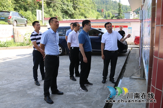 调研产业发展情况.JPG