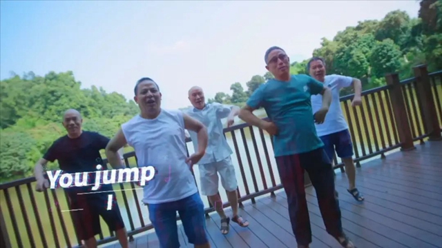 跳走压力 嗨翻屋顶!神曲《跳跳歌》来了(图4) 4.jpg