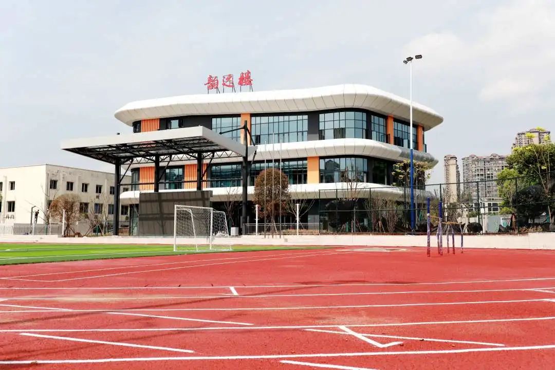 实探!泸州市龙马高中江韵学校开学在即,内部实景图抢先看!(图3) 3.jpg