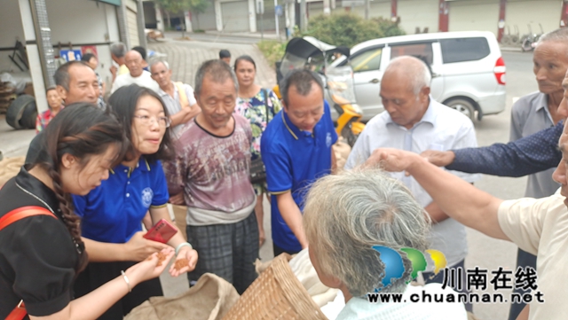 合江县白沙镇:有机高粱正收购,农民增收有保障(图2) 1.jpg