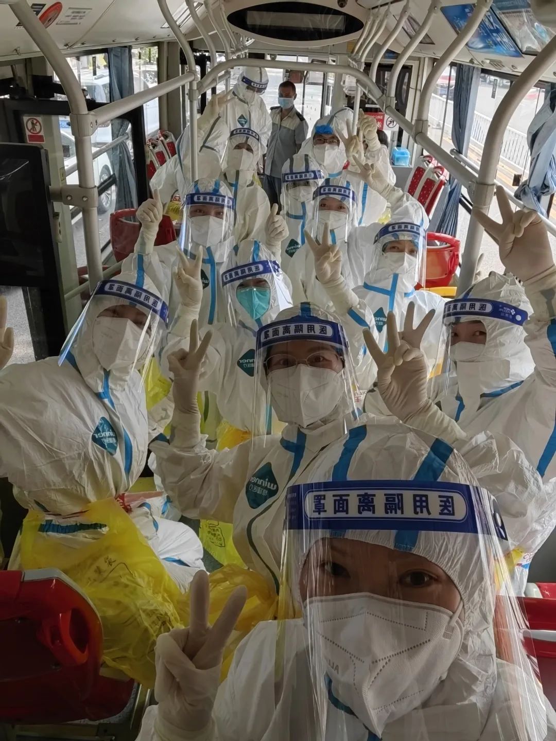 抗疫|携手共战疫情!深入江阳疫区的龙马中医“逆行者”(图1) 640.jpg