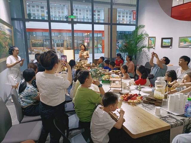 【重启繁华 与邻相约】泸州城投•友邻中心接待中心全面开放(图4) nEO_IMG_4.jpg