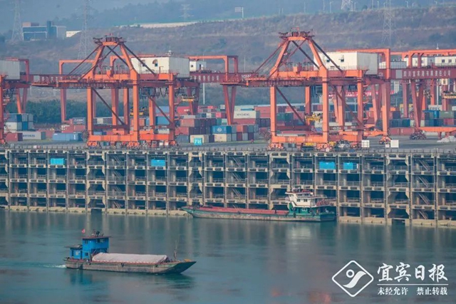 来看看!宜宾1-8月经济指标成绩单(图4) 经4.jpg