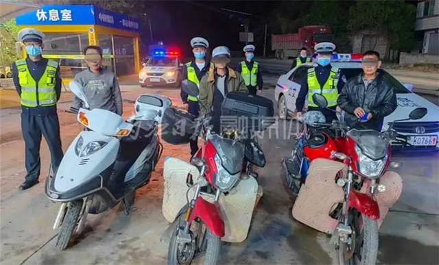 内江交警挡获3男子：一起喝酒，一起酒驾，一起“翻船”