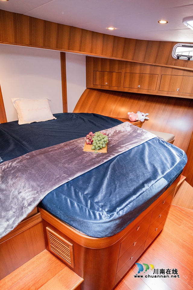 2022年10月26日，游艇“Bracewell 41”内饰。 (2).jpg