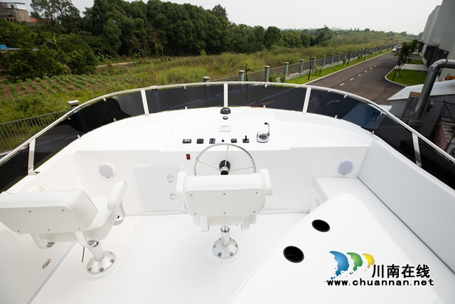 2022年10月26日，由四川布雷斯维尔游艇有限公司自主设计的游艇。 (4).jpg