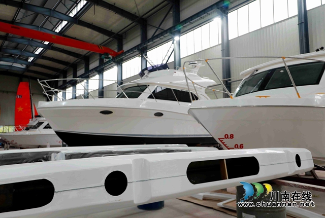 2022年10月26日，由四川布雷斯维尔游艇有限公司自主设计的游艇。 (1).JPG
